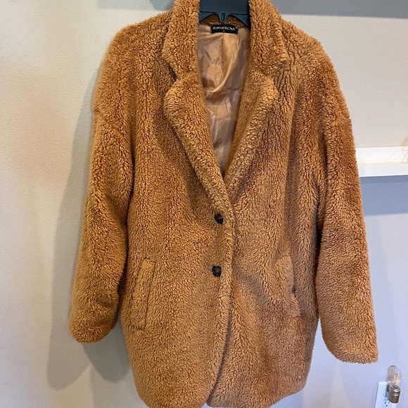*Like New* Teddy Bear Coat, Soft, Collared, buttons, pockets, Size Large Women’s - Picture 1 of 4